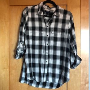 GAP Black and White Plaid Button Down Shirt